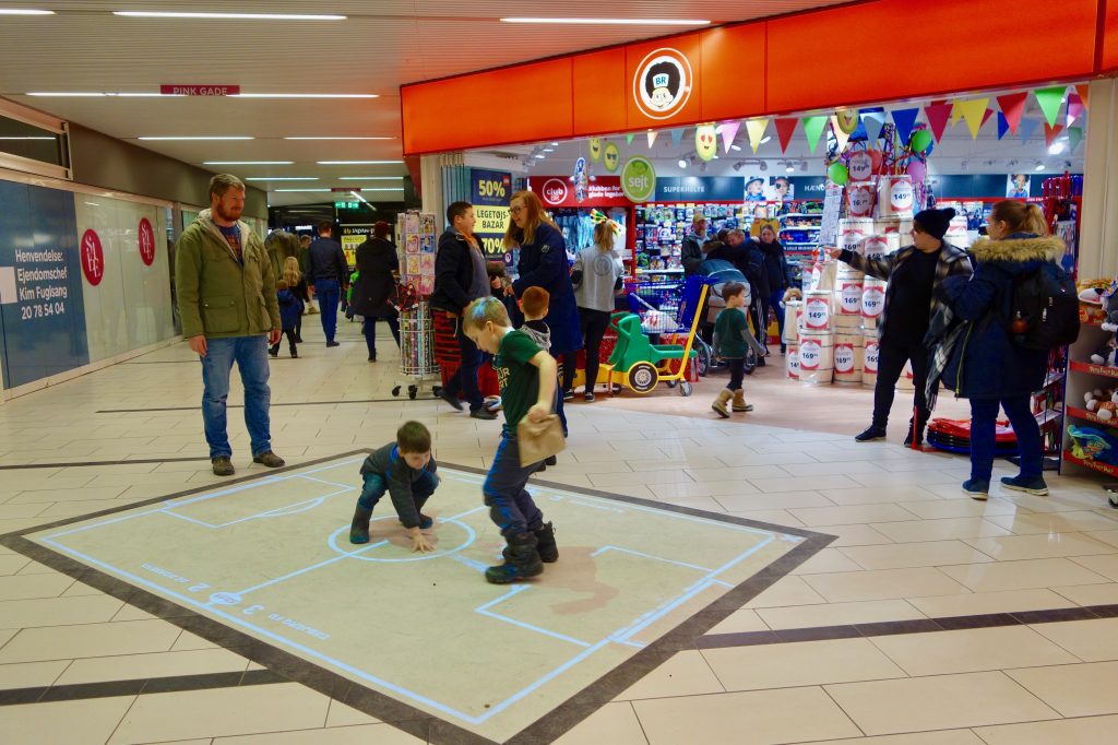 shopping_center-1024x682